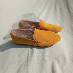Womens mustard color leather flats size 8.5